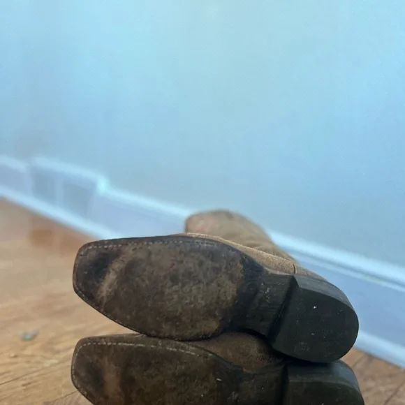 Ariat Brown Embroidered Heeled Boots - Picture 7 of 8